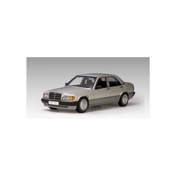 AutoArt 1/18 Mercedes-Benz 190E 2.0 1990 (Brilliant Silver Met)